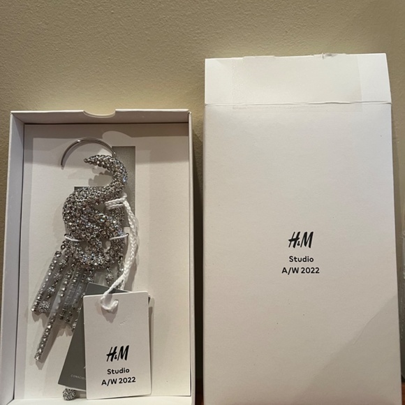 H&M Studio Collection Rhinestone Clip Silver Crawl Earring FOR ONE EAR ONLY - Picture 8 of 11